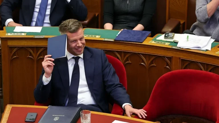 Ilyen egy tökéletes alibi – Magyar Péter három napra vidékre vitte a kormányt a Pride miatt