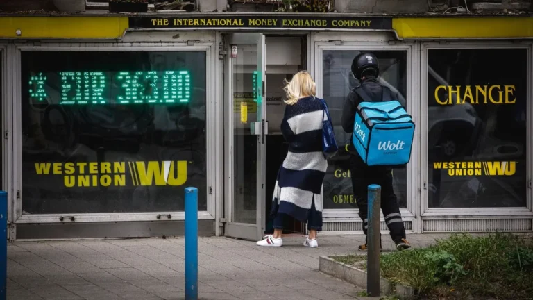 A magyarok háromnegyede az euró bevezetése mellett áll