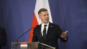 Magyar Péter: Nagy a támogatása, hogy korlátozzák a parlamenti képviselőség maximális időtartamát