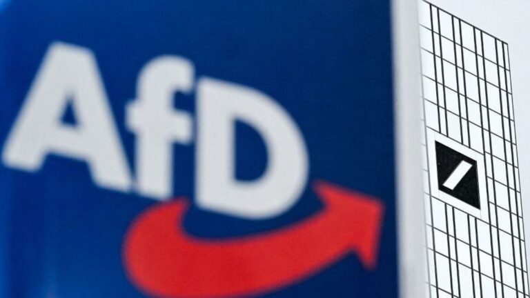 Németországban az AfD vezet