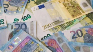Bikaként rontott rá a forint az euróra – de hol a bökkenő?