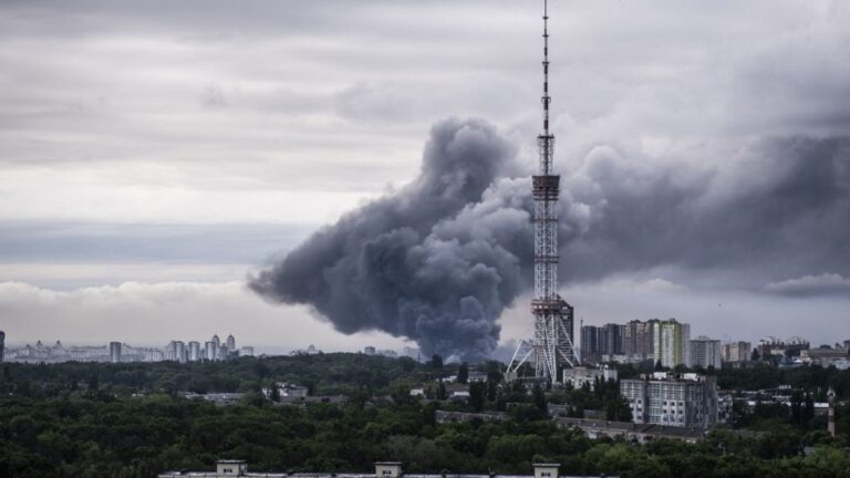 Újabb orosz csapások Kijevben: dróngyárakat és katonai célpontokat vehettek célba