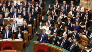 Megrettenhetett a Tisza Párt: egyelőre nem szavaz az Országgyűlés a lex Orbánról