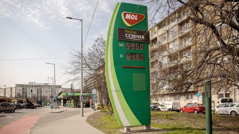 Hivatalos: Szombattól megszűnik a védett üzemanyagár