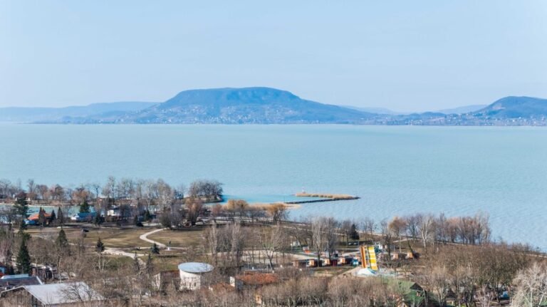 70-120 millióért viszik az átlagos balatoni ingatlanokat