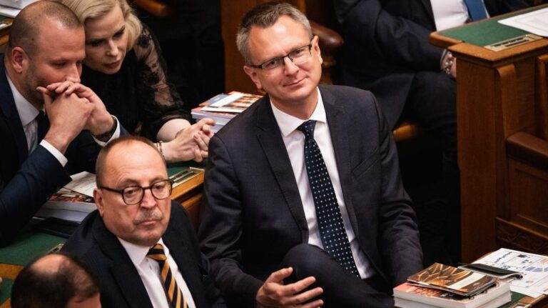Rétvári Bence: A Fidesz visszatért a mozgalmi létbe, a KDNP pedig a katakombakereszténységhez