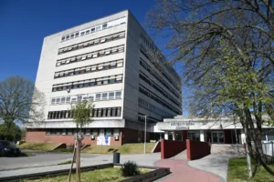 Elromlott az MR-gép a szolnoki kórházban, ahol Magyar Péter korábban beszorult a liftbe