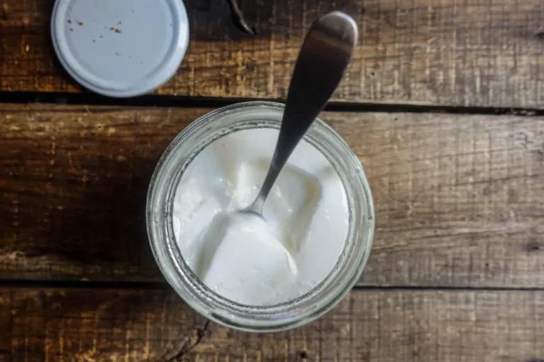 A hőkupola előnye: házi joghurt fél nap alatt az ablakban