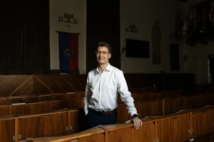 A fideszes polgármester, aki elmondta Orbánnak a kritikáit – interjú Cser-Palkovics Andrással