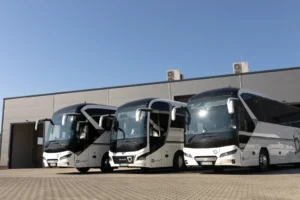Nyomoz a rendőrség a Tiborcz-féle buszos cég egyik közbeszerzése ügyében