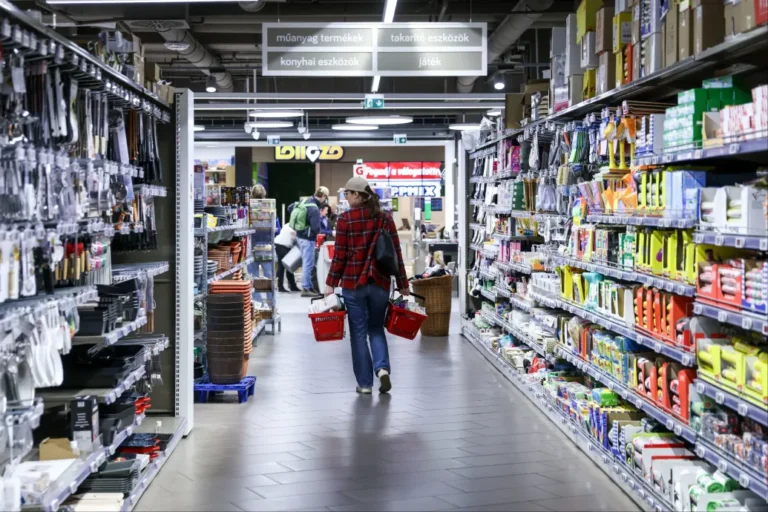 Pörgött a kiskereskedelem a választások utáni hónapban