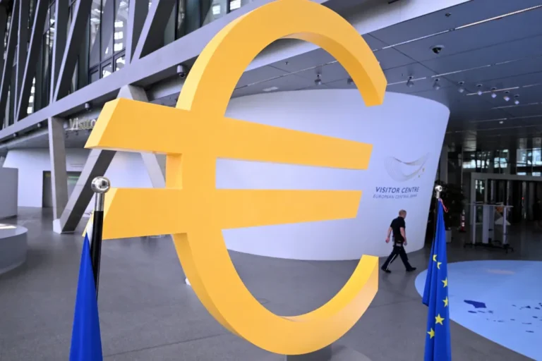 Új euró államkötvényeket bocsát ki Magyarország