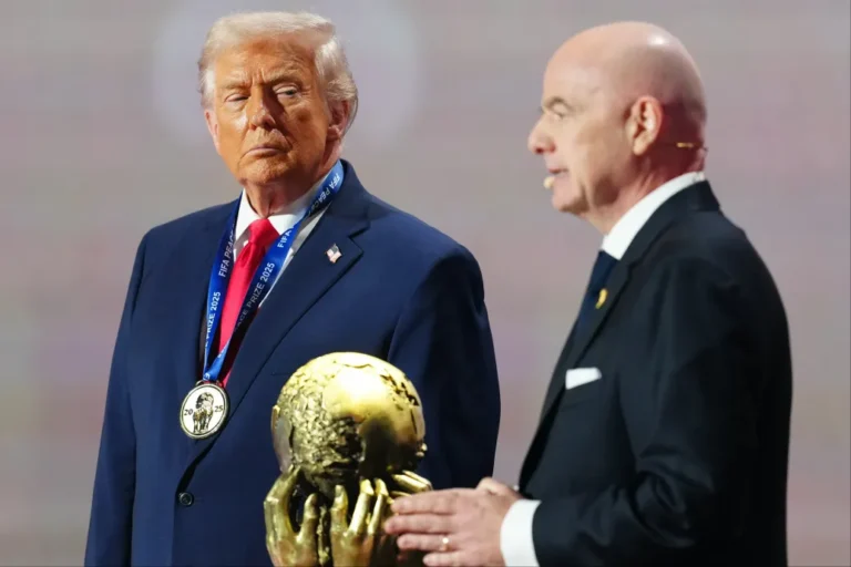 A FIFA befeküdt Trumpnak, aki bolondok házát csinált a világbajnokságból