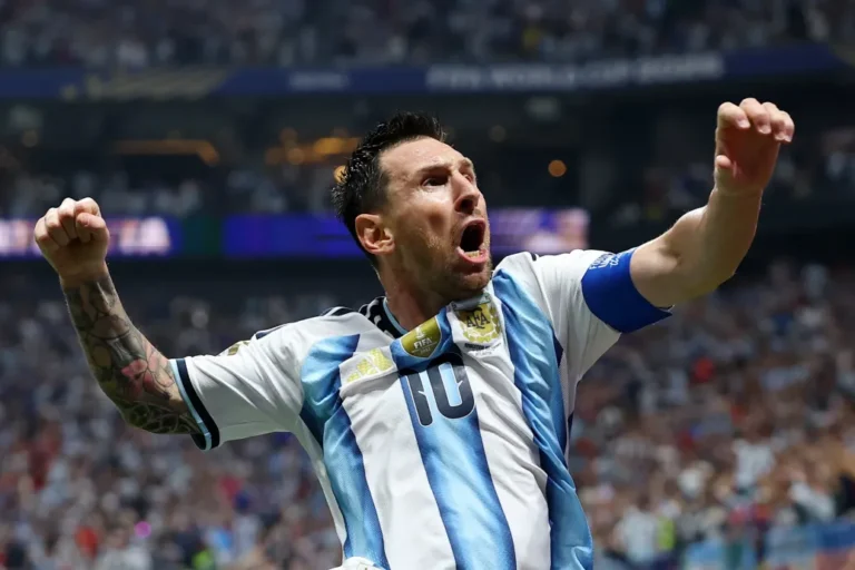 Argentína kétgólos hátrányból fordítva verte meg Egyiptomot, és jutott a nyolc közé