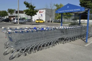 Financial Times: A Tesco fontolgatja, hogy végleg kivonuljon Magyarországról