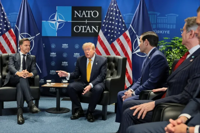 Irán beletenyerelt a NATO-csúcsba, Trump újra összeveszett az európai szövetségesekkel