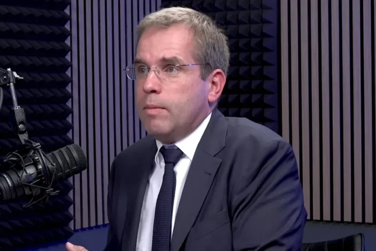 Ruff Bálint: Az Orbán-rendszer egy bántalmazó viszonyt alakított ki a saját választóival
