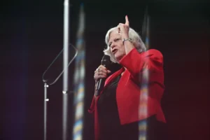 Fél nap után elengedték az Ann Widdecombe meggyilkolásával gyanúsított férfit, folytatódik a nyomozás