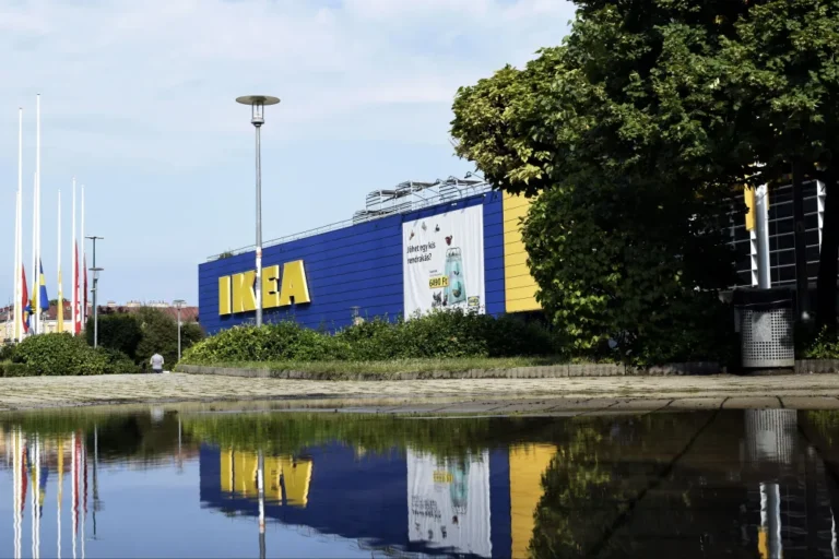 Újra sztrájkolt az IKEA több mint 200 dolgozója, Budaörsön egy időre az árukiadó és a vevőszolgálat is leállt