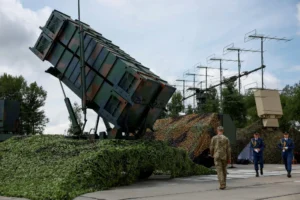 Ha véletlen eldurran egy trafóállomás vagy kisiklik egy vonat, annak valószínűleg ezekhez a gyárakhoz lesz köze