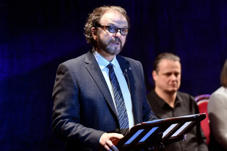 Operettszínház főigazgatója a társulat nyílt levelére: Nem gondolom, hogy egy ilyen nehéz helyzetben egymás ellen kellene harcolnunk