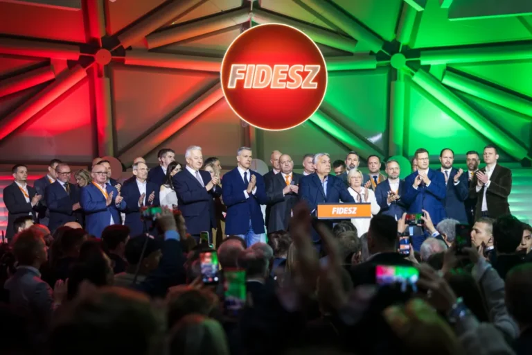 A Fidesz a német és szovjet megszálláshoz hasonlítja az Alaptörvény-módosítást