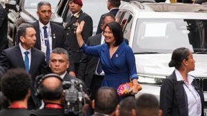 Hivatalba lépett Peru új elnöke, Keiko Fujimori, aki tíz év alatt a kilencedik ezen a poszton