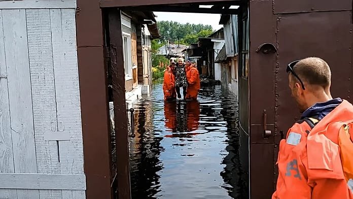 Az Uraltól Szocsiig hatalmas károkat okoztak a viharok
