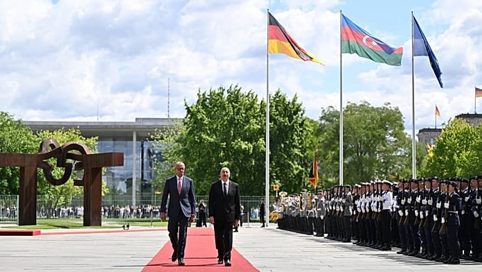 Az energia- és kereskedelmi kapcsolatok elmélyítéséről tárgyalt Berlinben az azeri elnök