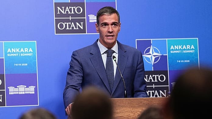 Trump lejjebb tekeri a hangerőt Spanyolországgal szemben, de a konfliktus marad