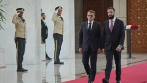Macron felkeresi a damaszkuszi Omajjád-mecsetet szíriai látogatásán