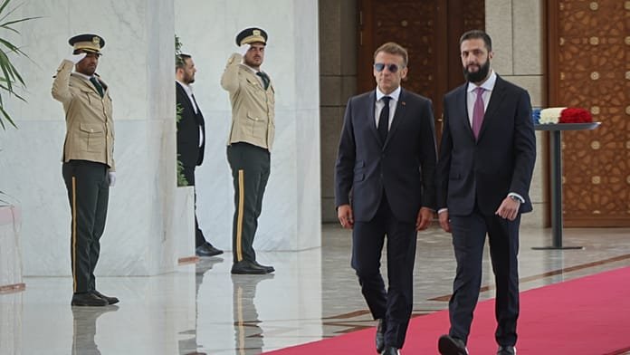 Macron felkeresi a damaszkuszi Omajjád-mecsetet szíriai látogatásán