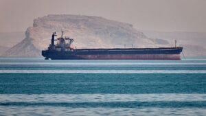 Zátonyra futott egy hajó Hormuznál, Irán a szoros feletti ellenőrzést követeli