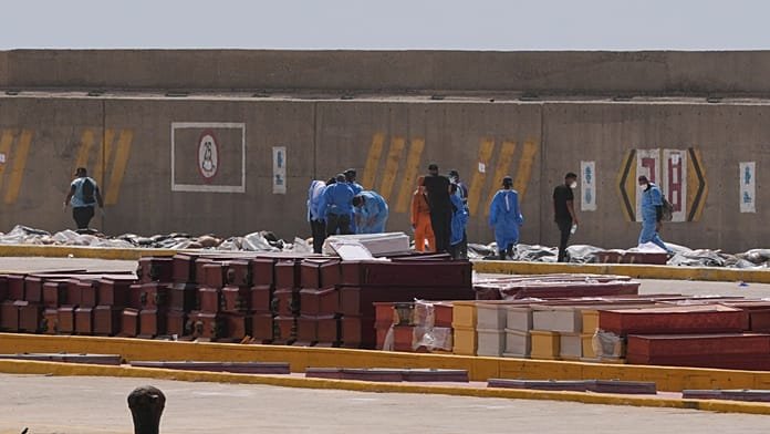 Venezuelai földrengés: rögtönzött halottasházzá vált La Guaira kikötője