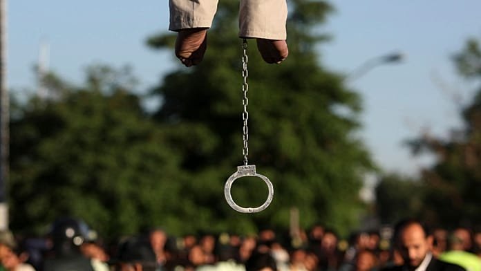 Irán folytatja a vérbosszút: újabb fiatal tüntetőket végeztek ki nyilvánosan