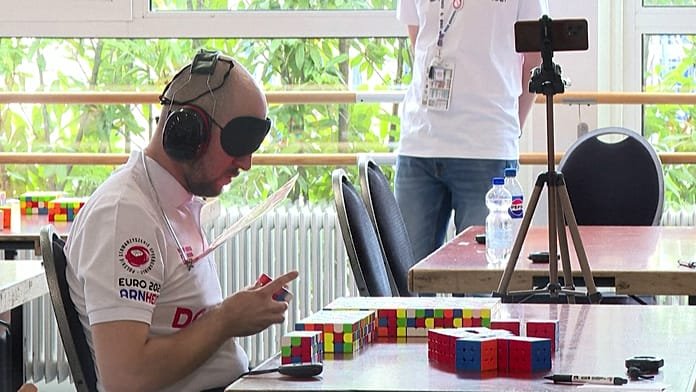 Rubik-kocka bajnokok az európai gyorskirakó versenyen Hollandiában