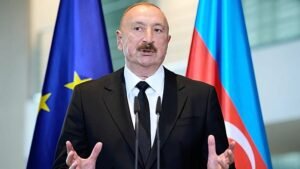 Alijev szerint orosz és német tisztviselők jártak Bakuban egy lehetséges ukrajnai tárgyalás miatt