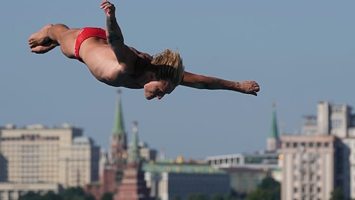 Torpedóugrók vetik magukat a moszkvai Two Rivers fesztiválon