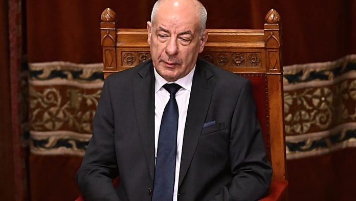 Sulyok Tamás aláírta az alkotmánymódosítást, ezzel  saját mandátuma is megszűnik