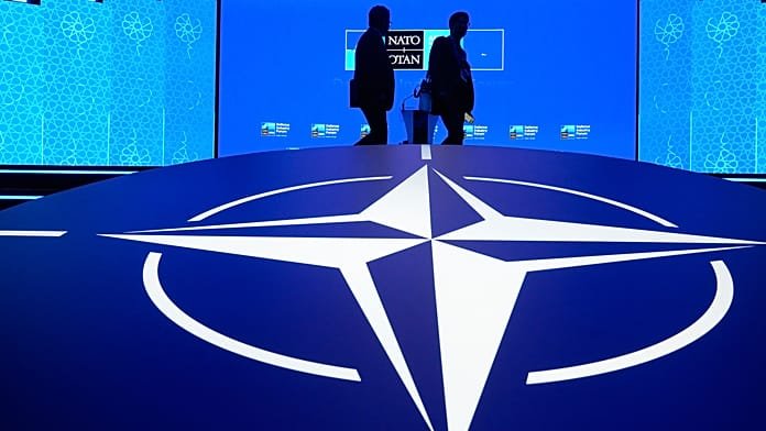 Letartóztattak egy NATO-nál gyakornokoskodó nőt kémkedés vádjával Begiumban