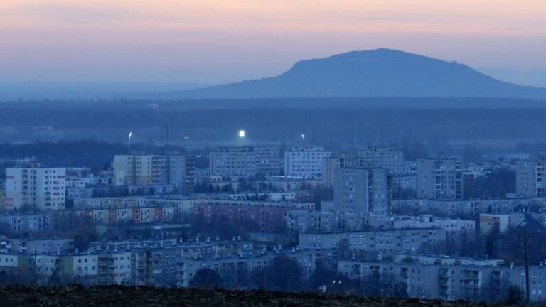 Nem tudni, mindenkinek marad-e a rezsicsökkentett ár a fűtési szezonban