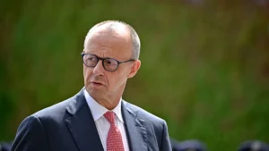Kudarcnak indult, azonban Merz profitálhat a CDU frakcióvezetőjének lemondásából