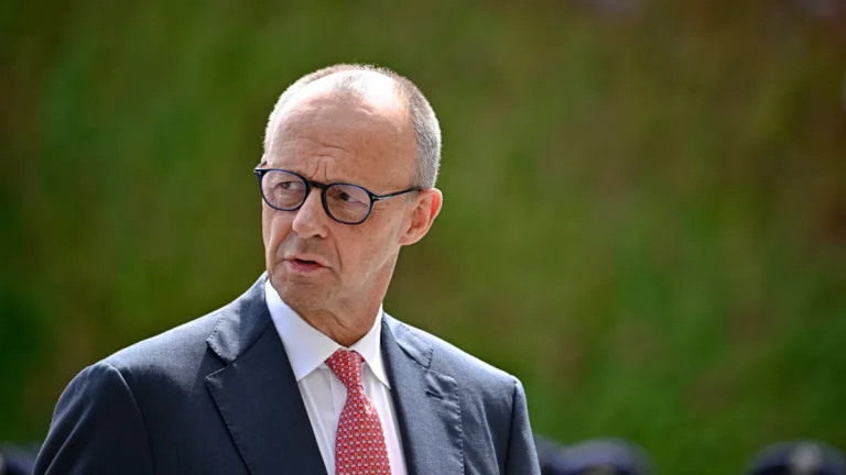 Kudarcnak indult, azonban Merz profitálhat a CDU frakcióvezetőjének lemondásából