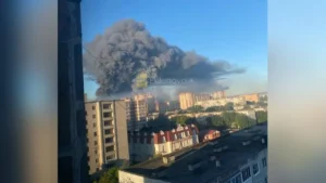 Egy népszerű céget bombázták az ukránok, legalább hét dolgozó meghalt – videók