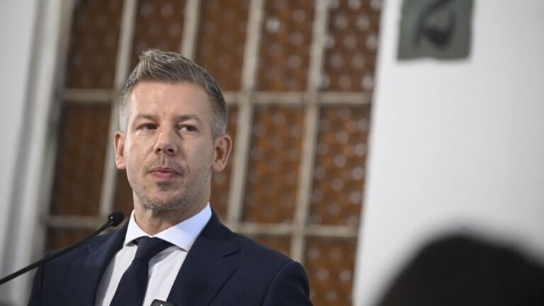Újabb intőt kapott Magyar Péter a liberális mainstreamtől