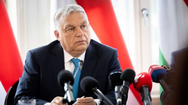 Orbán Viktor: Már akkor is elvisznek a rendőrök, ha kritizálni mered a miniszterelnököt + videó