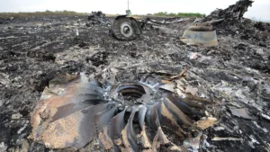 298 ember halt meg, amikor lelőtték a Malaysia Airlines utasszállítóját Ukrajna felett