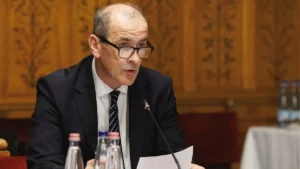 Bejelentést tett Hegedűs Zsolt: beengedik a sajtót az egészségügyi intézményekbe