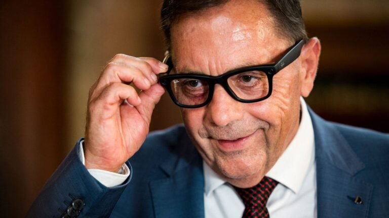Pócs János szerint politikai leszámolás zajlik, furcsa dolgot kért Magyar Péteréktől