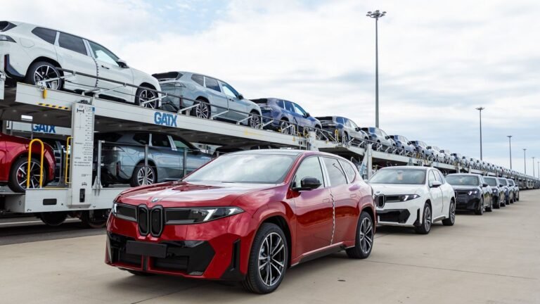 Világszerte sorban állnak a vevők az első debreceni BMW-ért